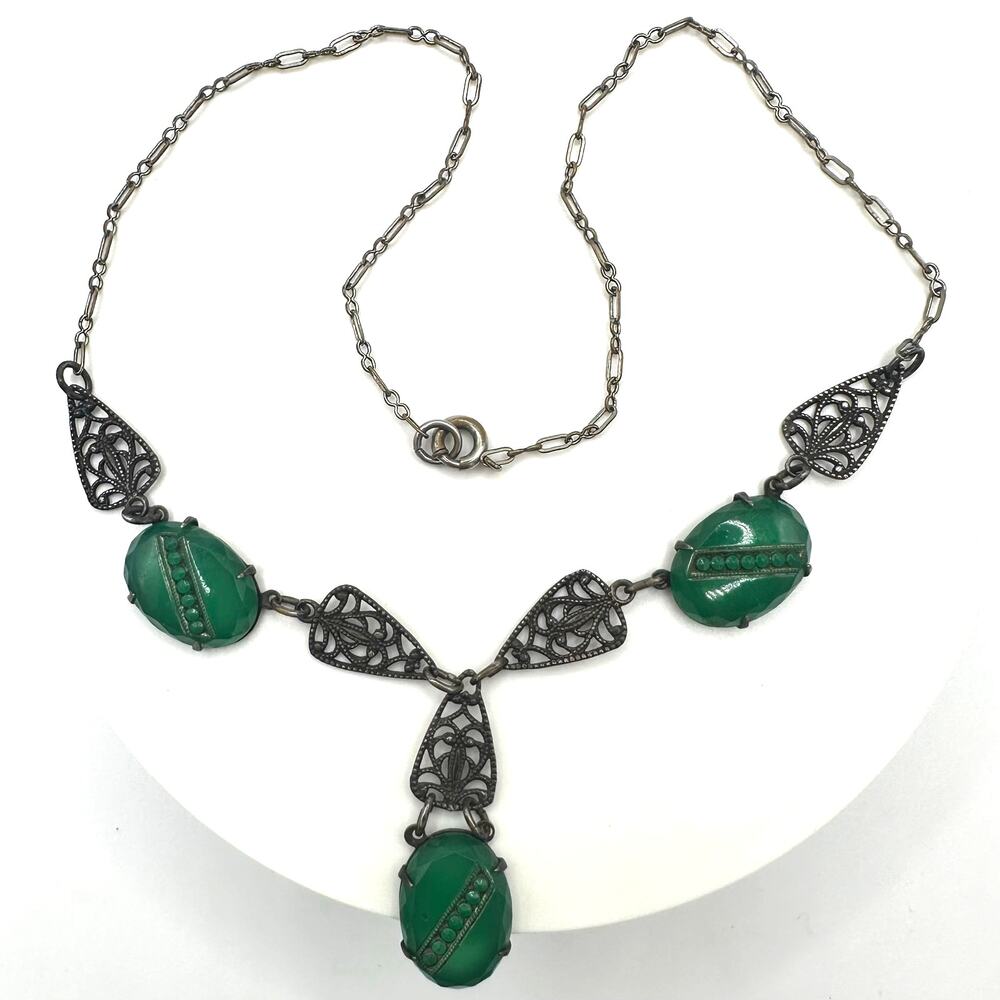 Antique 1920s Art Deco silver plated green Czech glass lavalier chain necklace